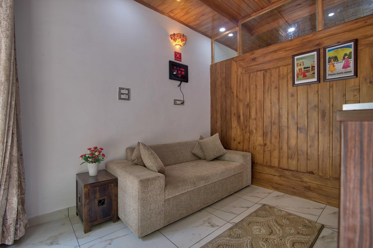 Oyo 13755 Woodstock Inn Dalhousie Dış mekan fotoğraf